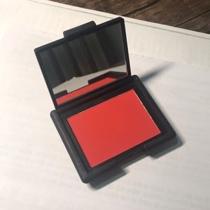 Nars Exhibit A blush